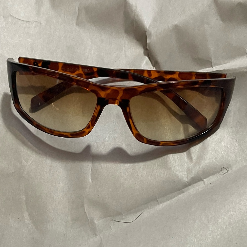 Ray Ban Tortoise Shell Sunglasses excellent condition